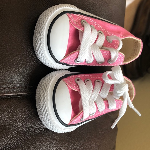 Pink Converse - Picture 1 of 2
